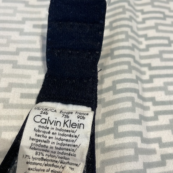Calvin Klein black bra strapless push up silicone hold 34b - Picture 5 of 8